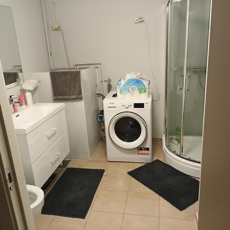Room For Rent In A Shared Apartment Мосс Экстерьер фото
